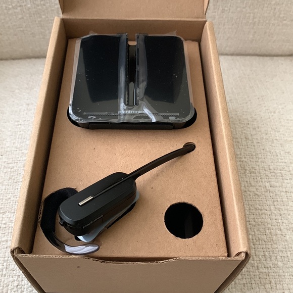 Plantronics CS540 Wireless Headset - Picture 2 of 3